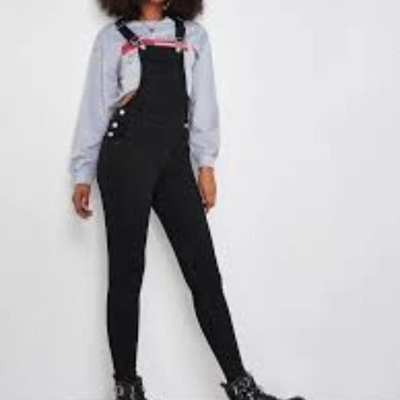 ♥️ Romwe Denim Backless Skinny Overalls - Picture 1 of 9